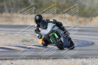 media/Dec-01-2025-Moto Forza (Mon) [[2daa91e15f]]/1-Advanced Group/Session 3 (Turn 3)/